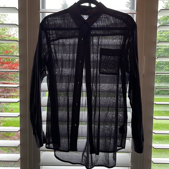 Aritzia Talula Button-Up Shirt Size Small - Picture 4 of 6